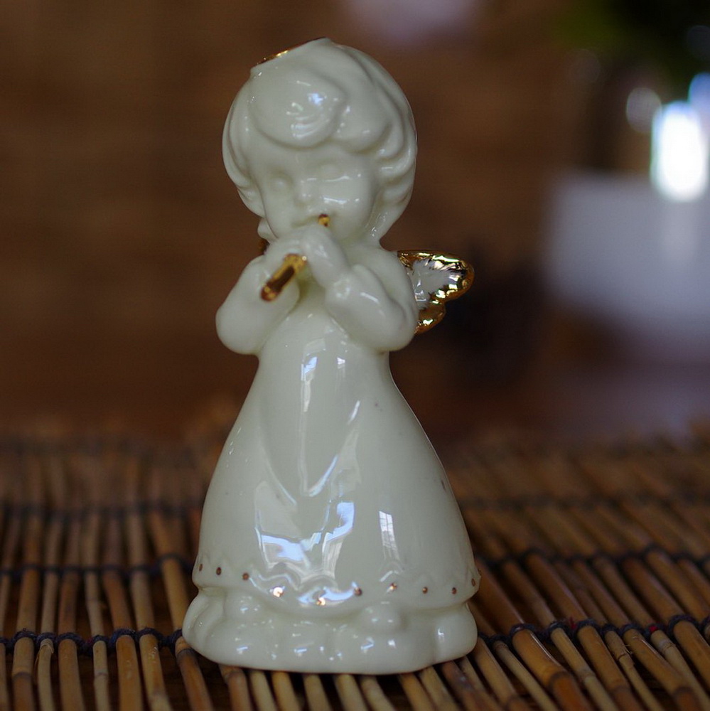 Indoor White Ceramic Angel Statue with Heart Porcelain Angel