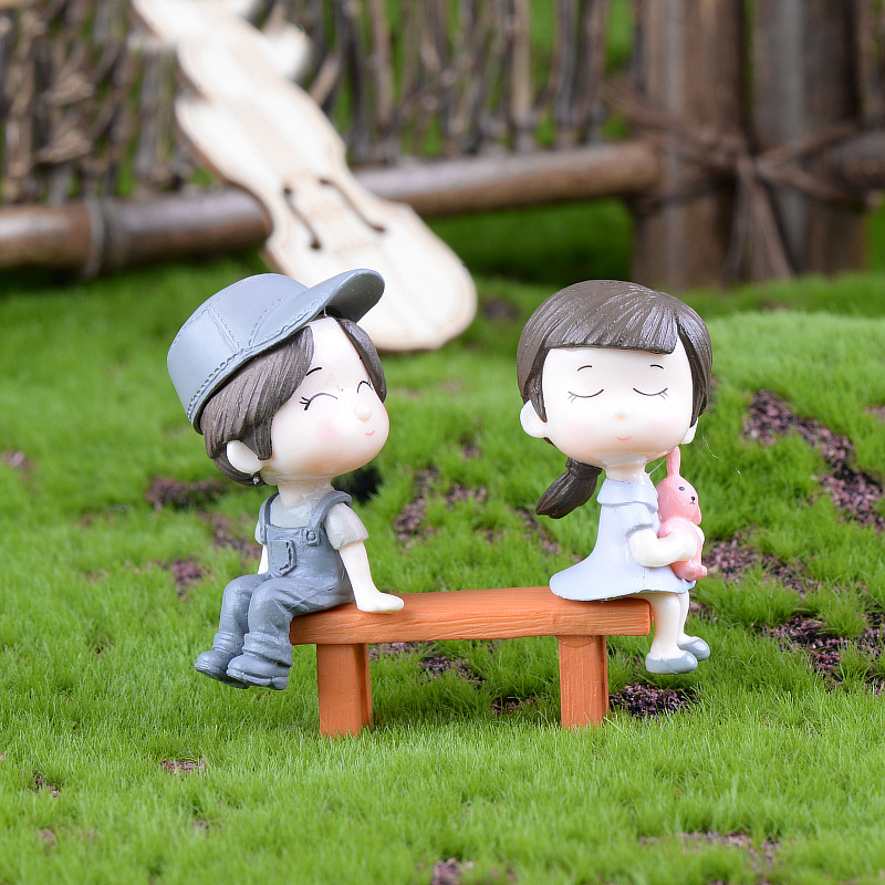 1set Sweety Lovers Couple Chair Figurines Miniatures Fairy Garden Gnome Moss Valentine&#39;s Day Gift Resin Crafts Home Decoration