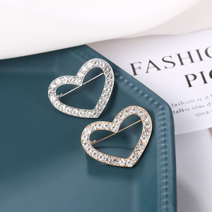 New Arrival Rhinestones Hollow Heart Brooch Dress Pins for Women