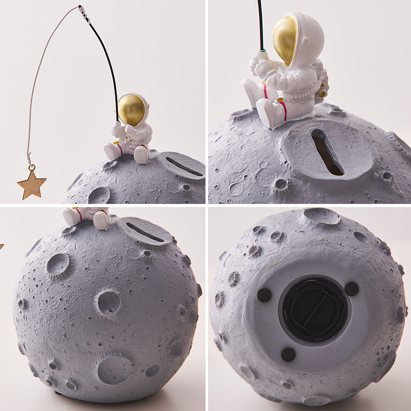 Modern Home Decor Cute Astronaut Statue Piggy Bank Resin Money Box Savings Box for Coins Piggy Bank for Children Kawaii Decor