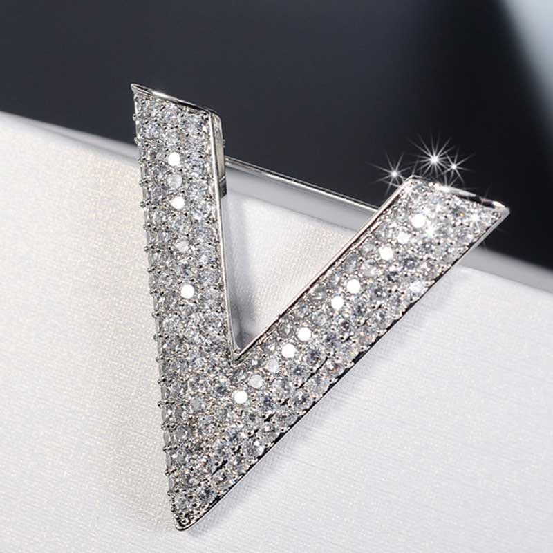 Fashion Temperament V Letter Brooches Full Rhinestone Upscale Lady Pin Party Dress Woman Brooch