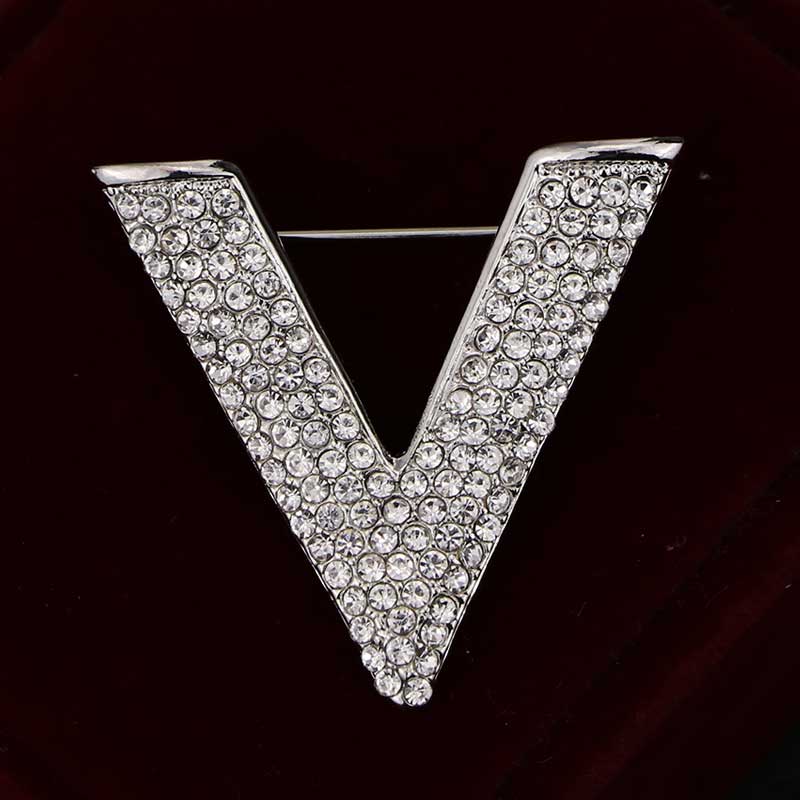 Fashion Temperament V Letter Brooches Full Rhinestone Upscale Lady Pin Party Dress Woman Brooch
