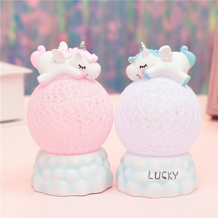 Hot Sale Personalized Handmade Polyresin dancing girl snow globe