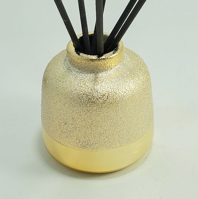 Professional 2019 Vertical Stripes Ceramic Aroma Diffuser with CE Certificate