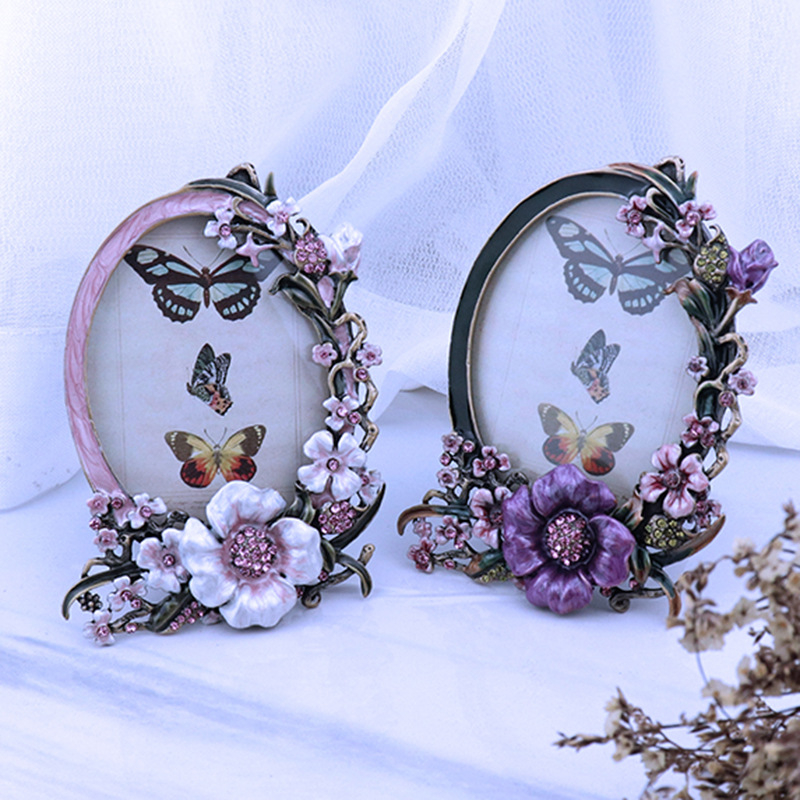 Custom Hollow Out Photo Frame, Moulding Paint Metal Picture Photo Frame Manufacturer